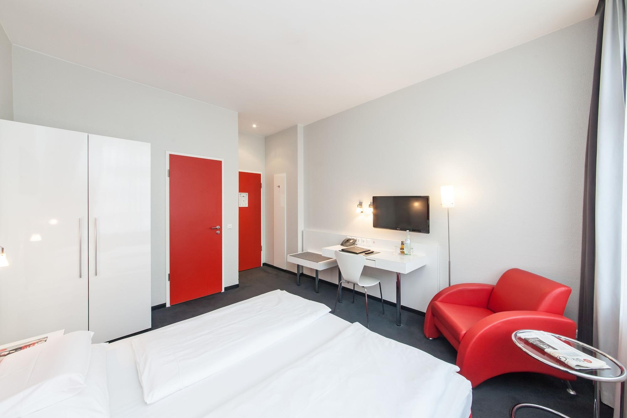 Select Checkpoint Charlie 4*