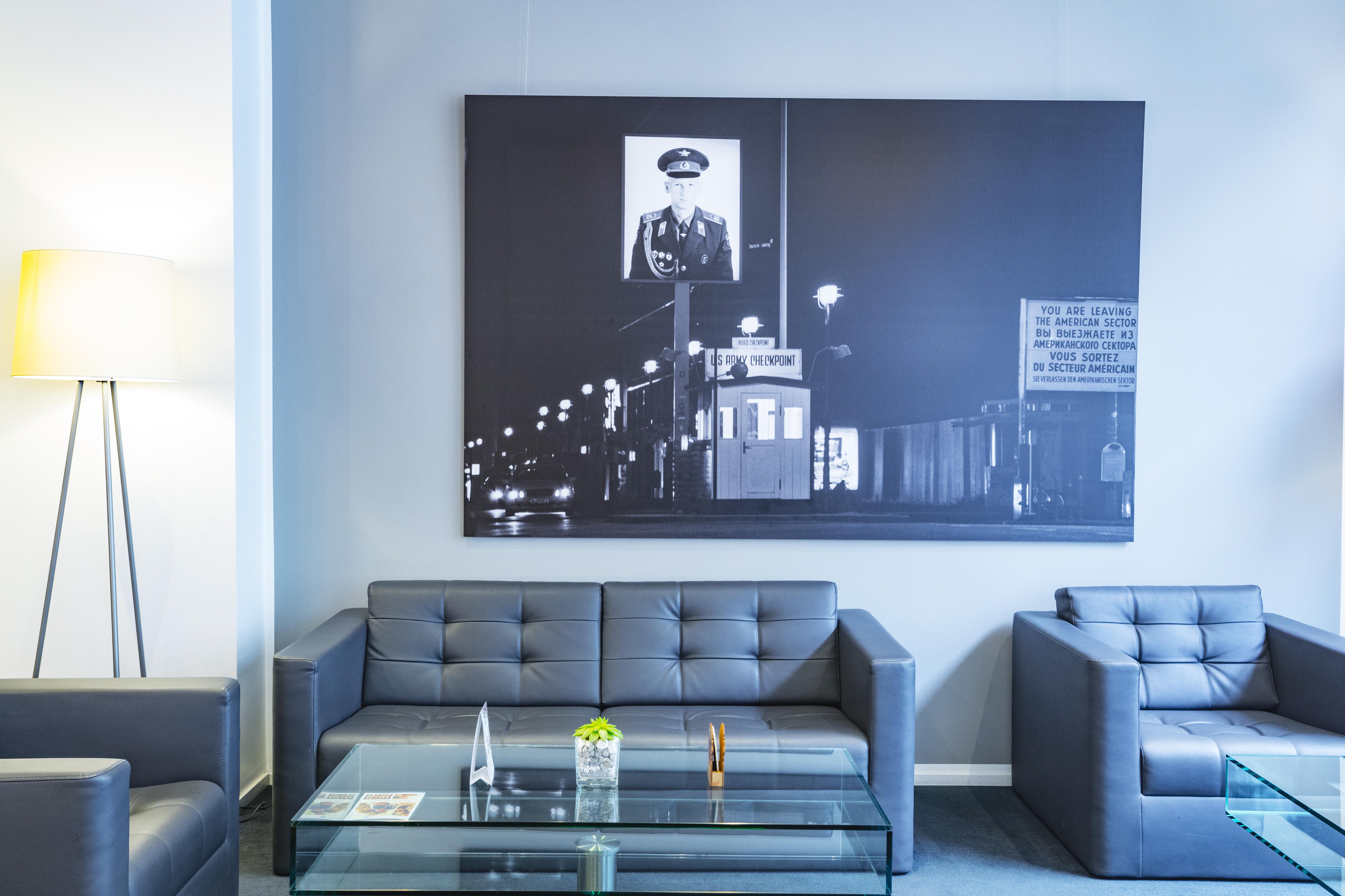 Hotel Select Checkpoint Charlie